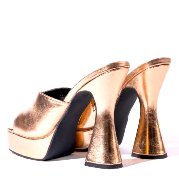 Azalea Wang Metallic Gold Chunky High Heel Platform Mules Sandals - Picture 2 of 4